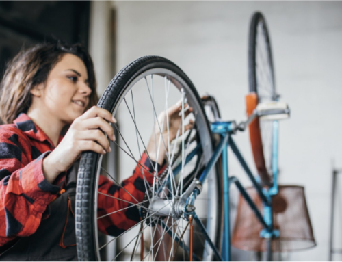 Amigas de la Tierra desafía al Black Friday con el lanzamiento de un directorio con más de 1.200 tiendas de reparación y segunda mano, la web nueva de Alargascencia
